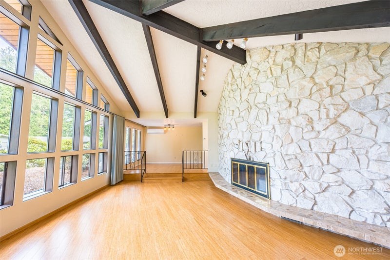 100 Sunland Drive