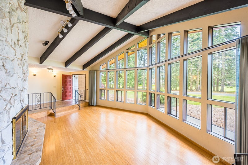 100 Sunland Drive