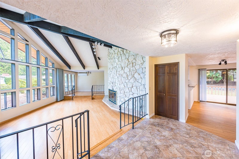 100 Sunland Drive