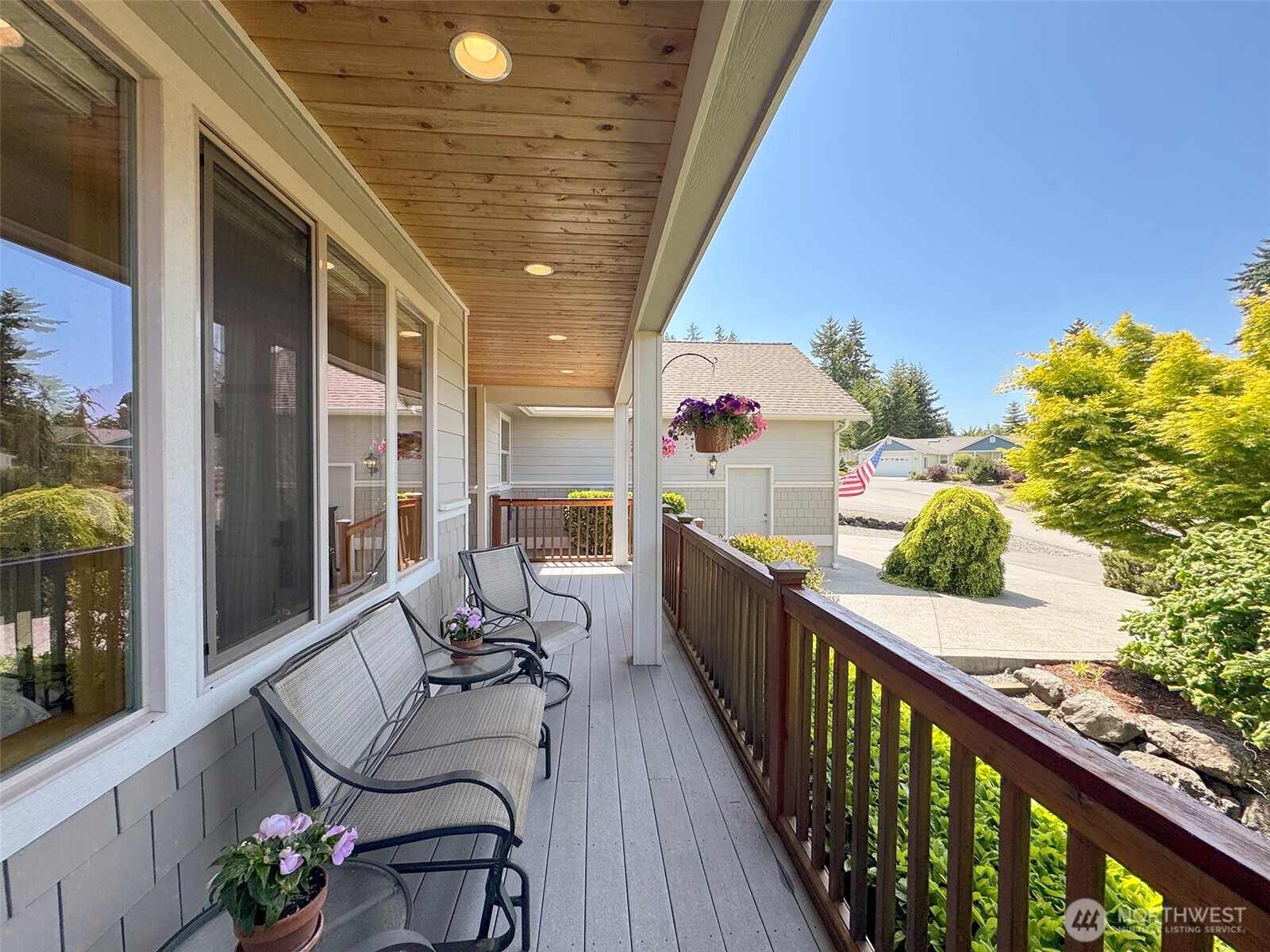 1427 N Aurora Court