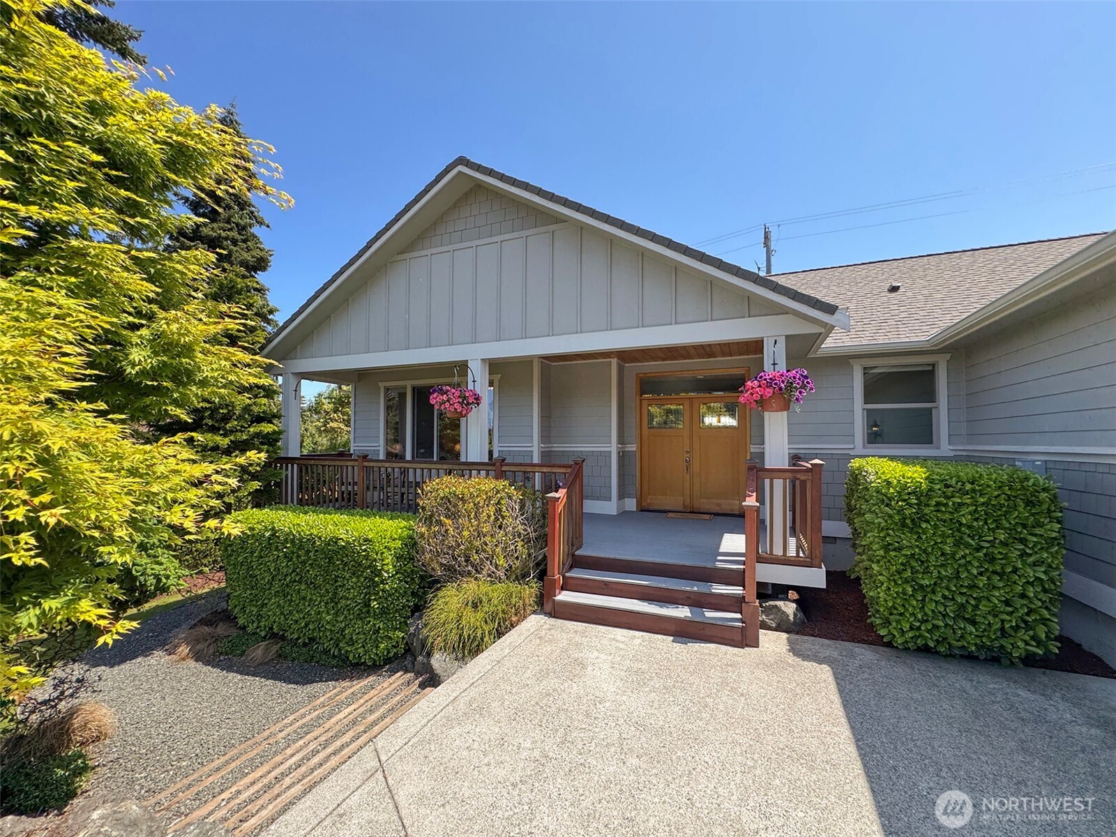 1427 N Aurora Court