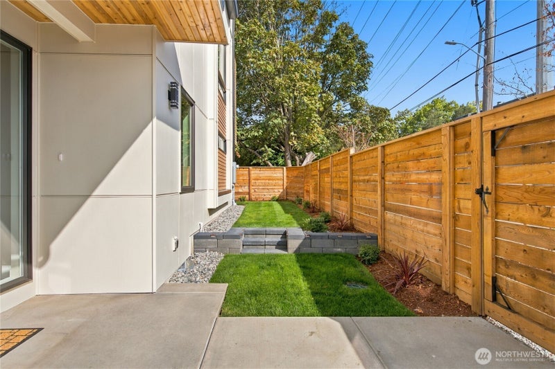 542 N 104th Street