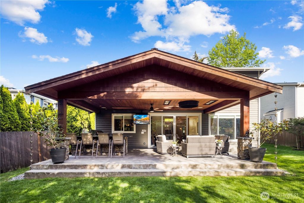 listing image 9367115565147818599