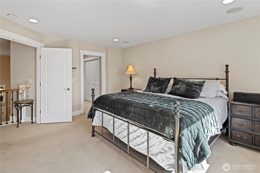 listing image 9365815364121994334