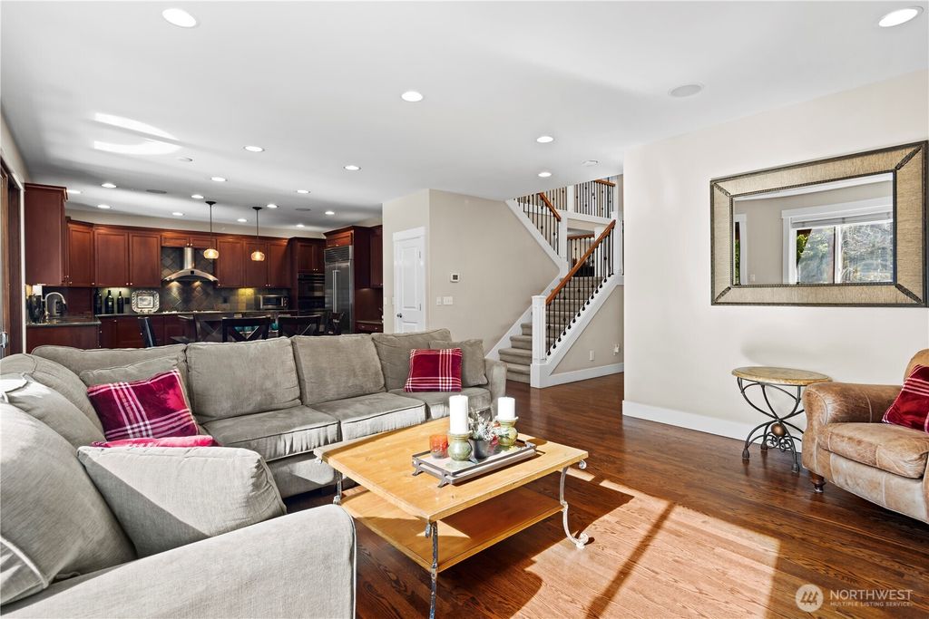listing image 9363175225042658940