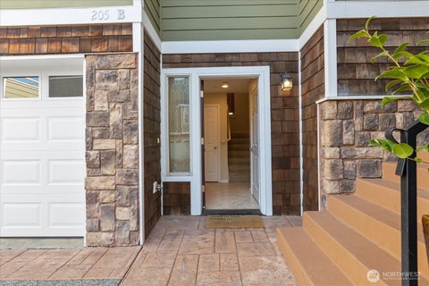 Photo of 205 Avenue E #B, Snohomish, WA 98290 (MLS # 2504632)