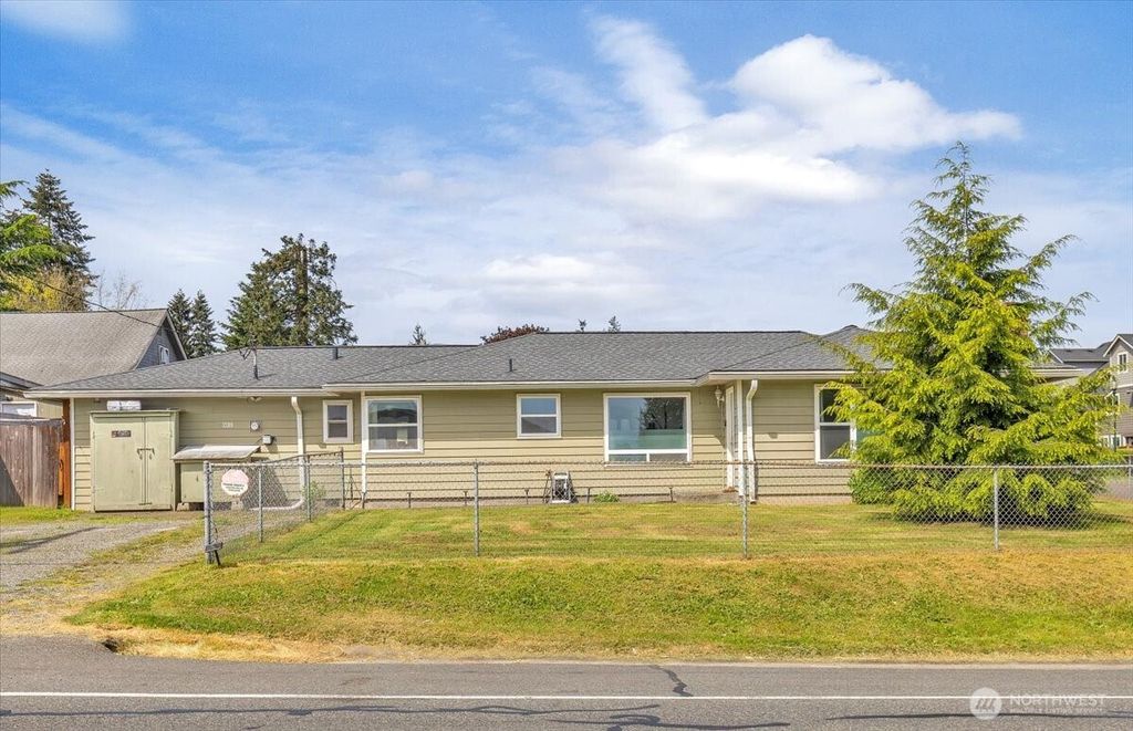 Photo of 27205 124th Avenue SE, Kent, WA 98030 (MLS # 2522850)