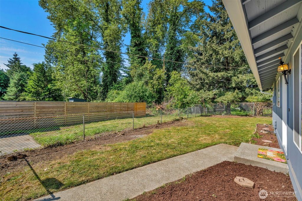 Photo of 12833 9th Avenue SW, Burien, WA 98146 (MLS # 2512511)