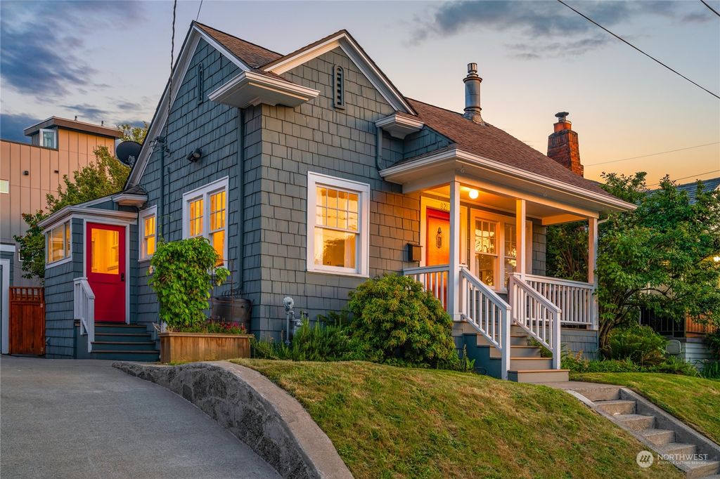 Photo of 821 NE 63rd Street, Seattle, WA 98115 (MLS # 2073690)