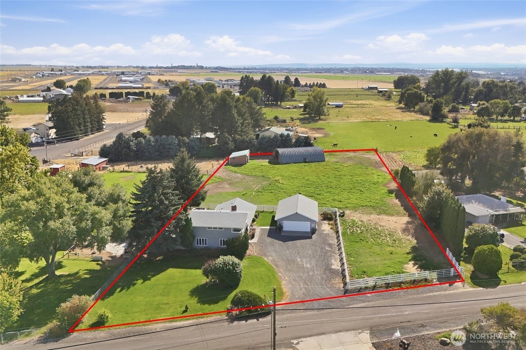 Photo of 4537 Dunn Street NE, Moses Lake, WA 98837 (MLS # 2586745)