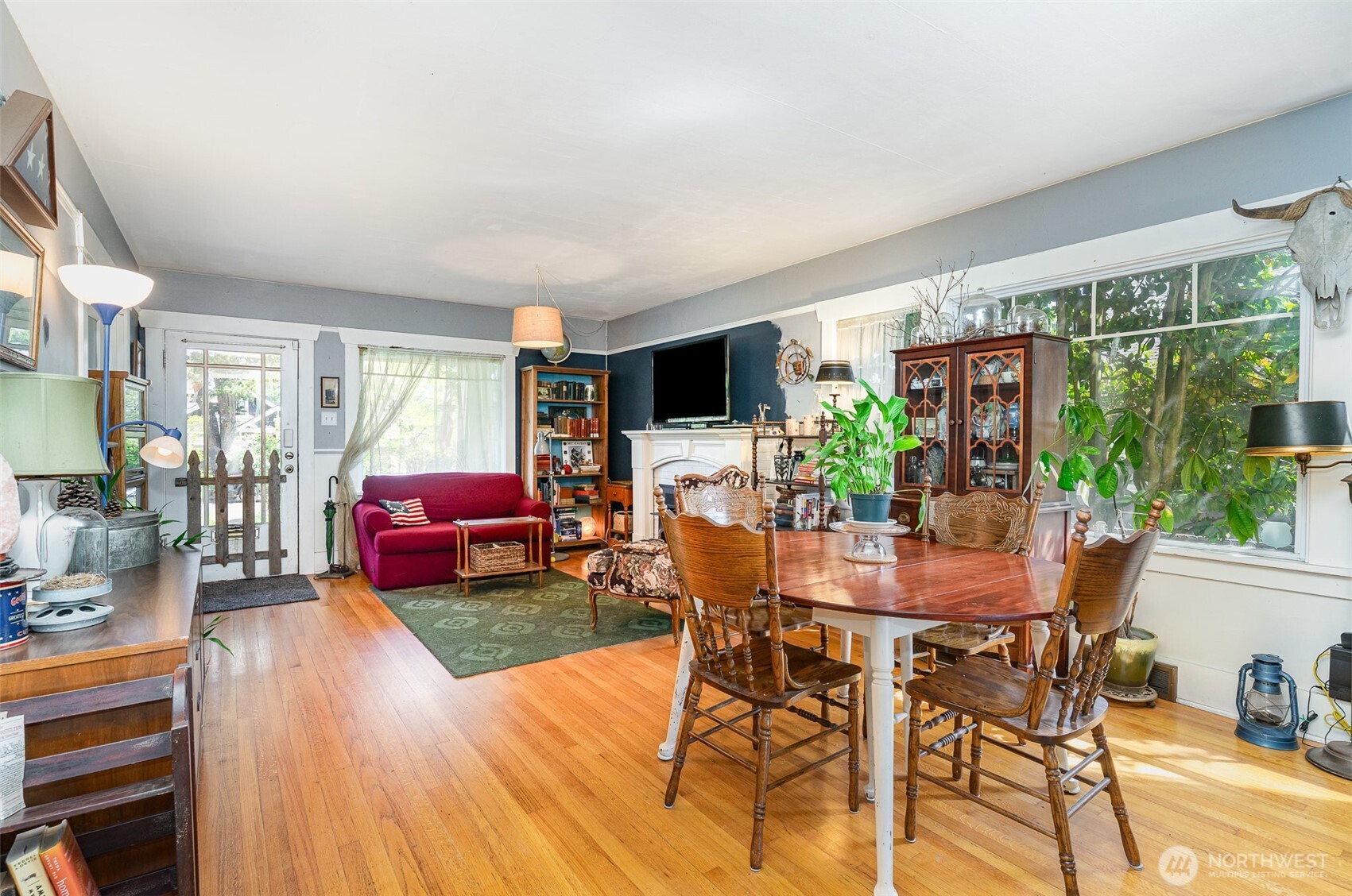 828 E 60th Street