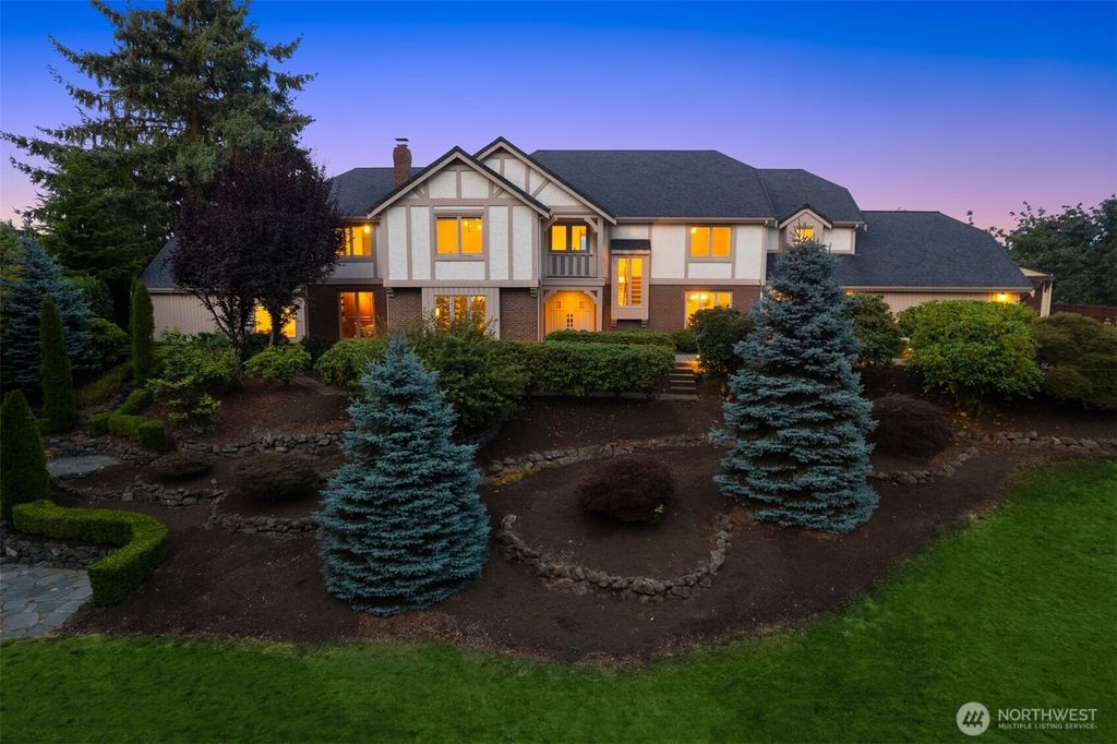 Photo of 412 Hi Crest Drive, Auburn, WA 98001 (MLS # 2440181)