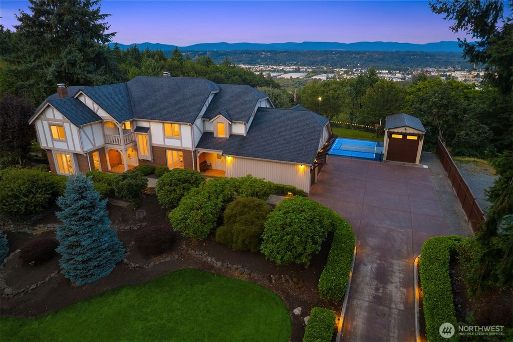 Photo of 412 Hi Crest Drive, Auburn, WA 98001 (MLS # 2440181)
