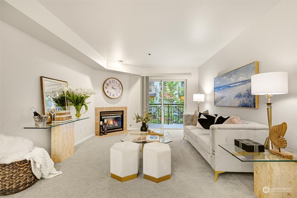 Photo of 7912 170th Avenue NE #204, Redmond, WA 98052 (MLS # 2289149)
