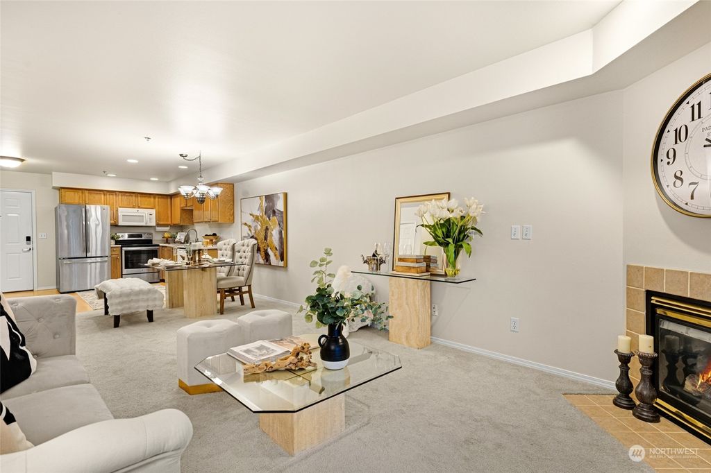 Photo of 7912 170th Avenue NE #204, Redmond, WA 98052 (MLS # 2289149)