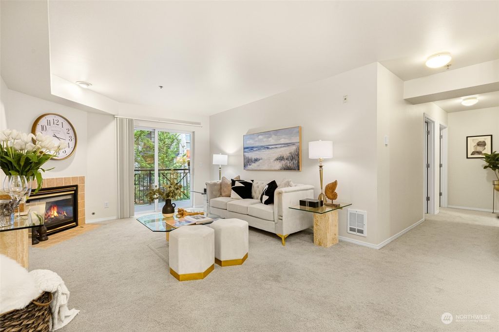 Photo of 7912 170th Avenue NE #204, Redmond, WA 98052 (MLS # 2289149)