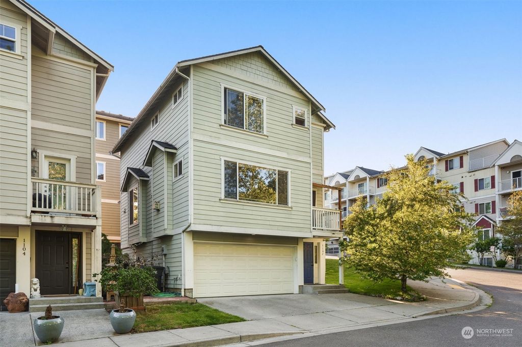Photo of 1102 Chestnut Street, Everett, WA 98201 (MLS # 2248544)