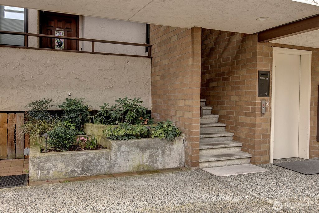 Photo of 11009 Glen Acres Drive S #9D, Seattle, WA 98168 (MLS # 2358974)