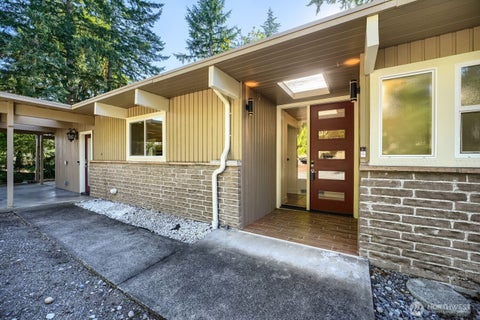 Photo of 2130 140th Place SE, Bellevue, WA 98007 (MLS # 2552777)