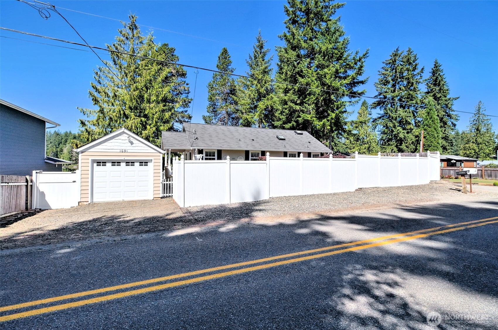 1091 E Trails End Drive