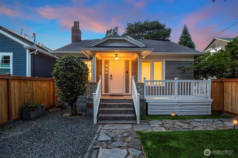 Photo of 826 NE 80th Street, Seattle, WA 98115 (MLS # 2499918)