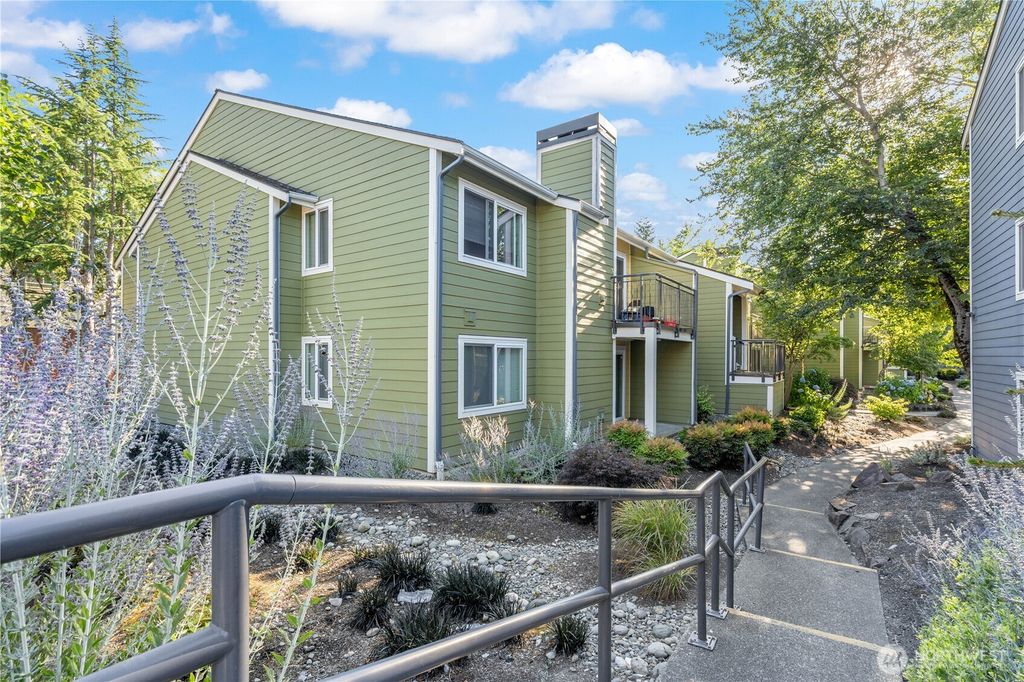 Photo of 12607 SE 41ST Place #H206, Bellevue, WA 98006 (MLS # 2409225)