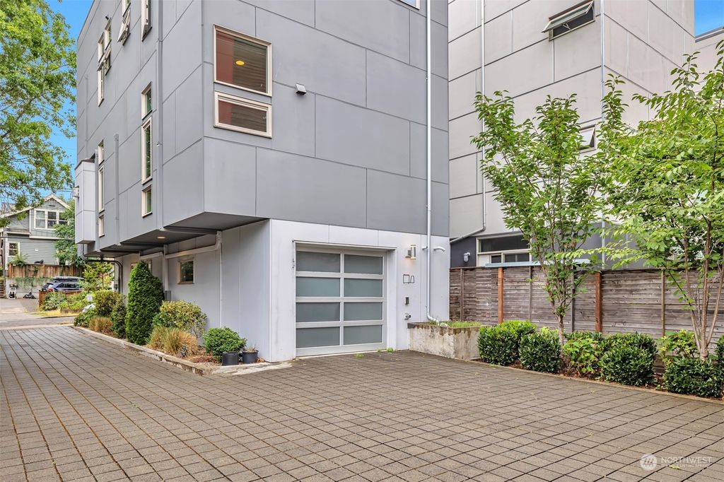 Photo of 512 26th Avenue S, Seattle, WA 98144 (MLS # 2149944)