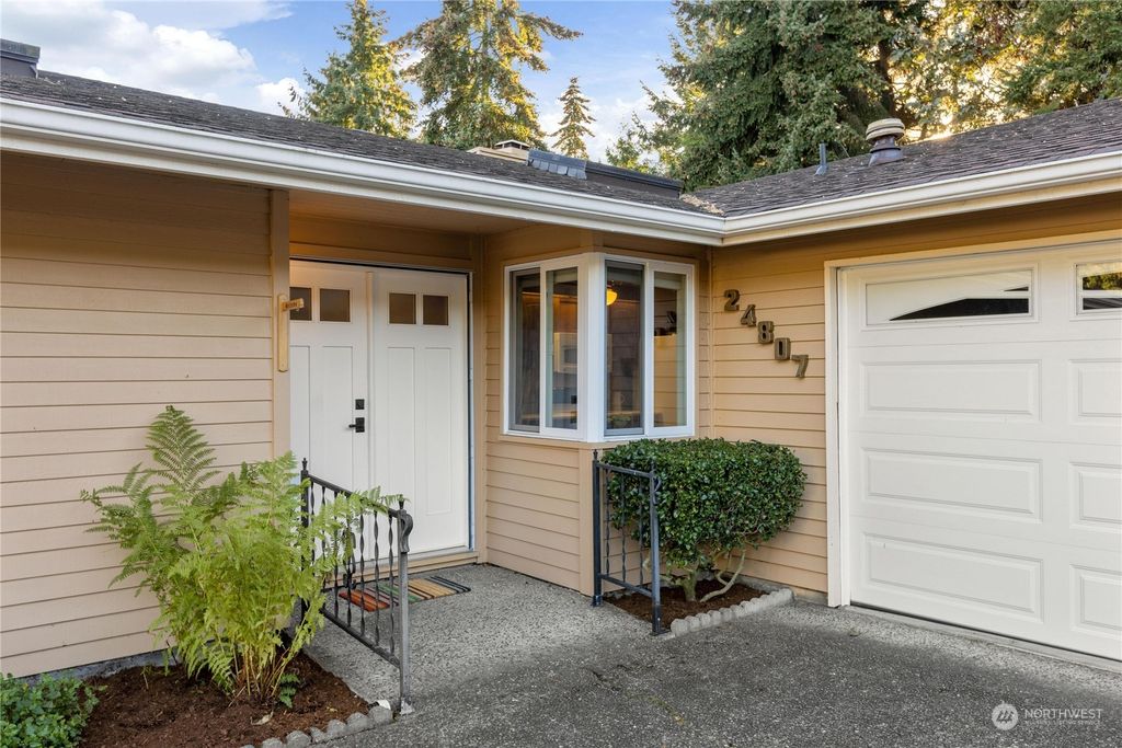 Photo of 24807 11th Avenue S, Des Moines, WA 98198 (MLS # 2006085)