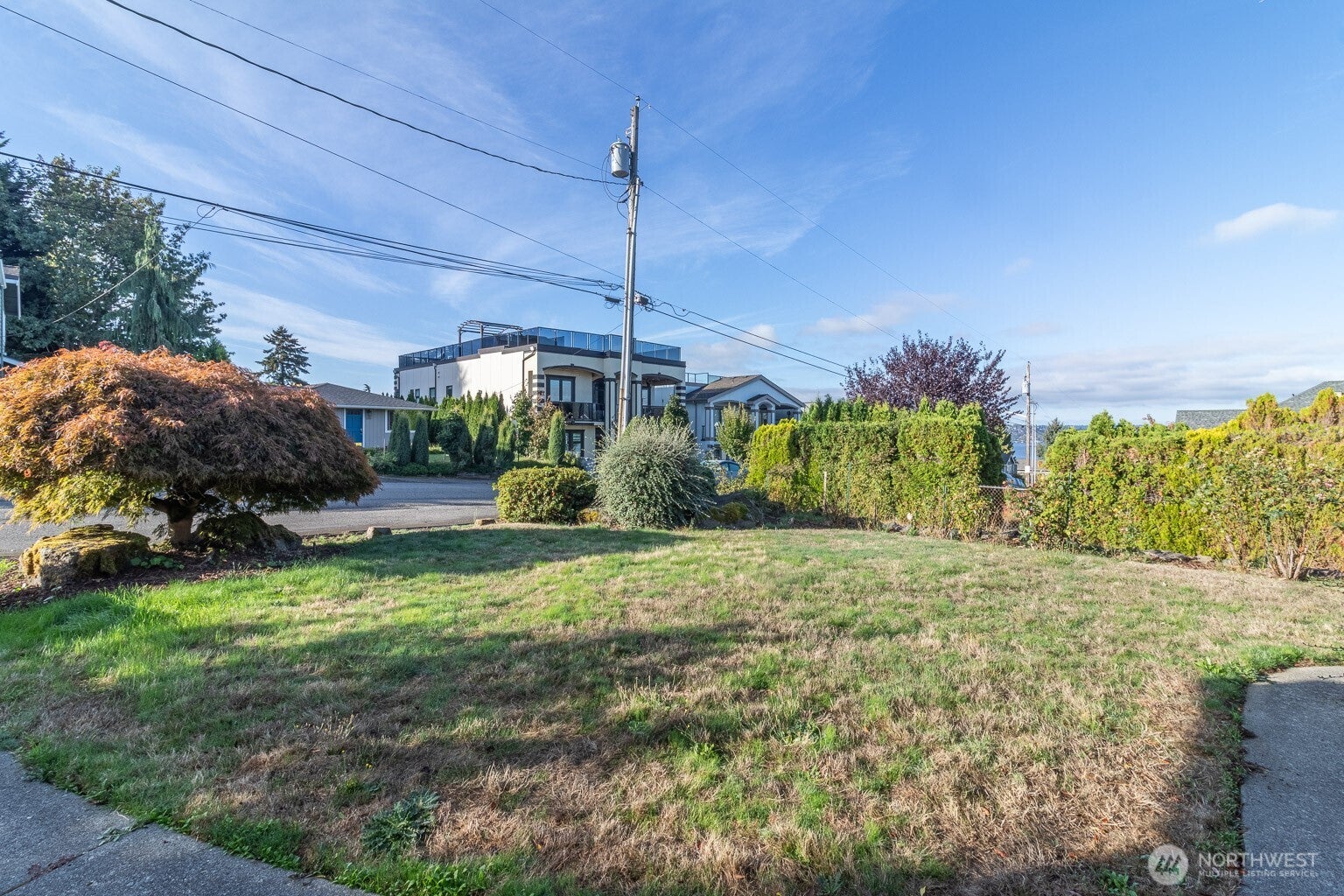 1210 N 33rd Place