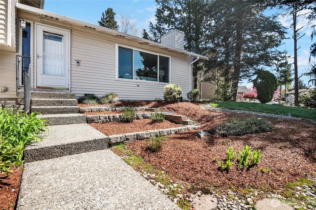 Photo of 1600 Harrington Avenue SE, Renton, WA 98058 (MLS # 2363670)