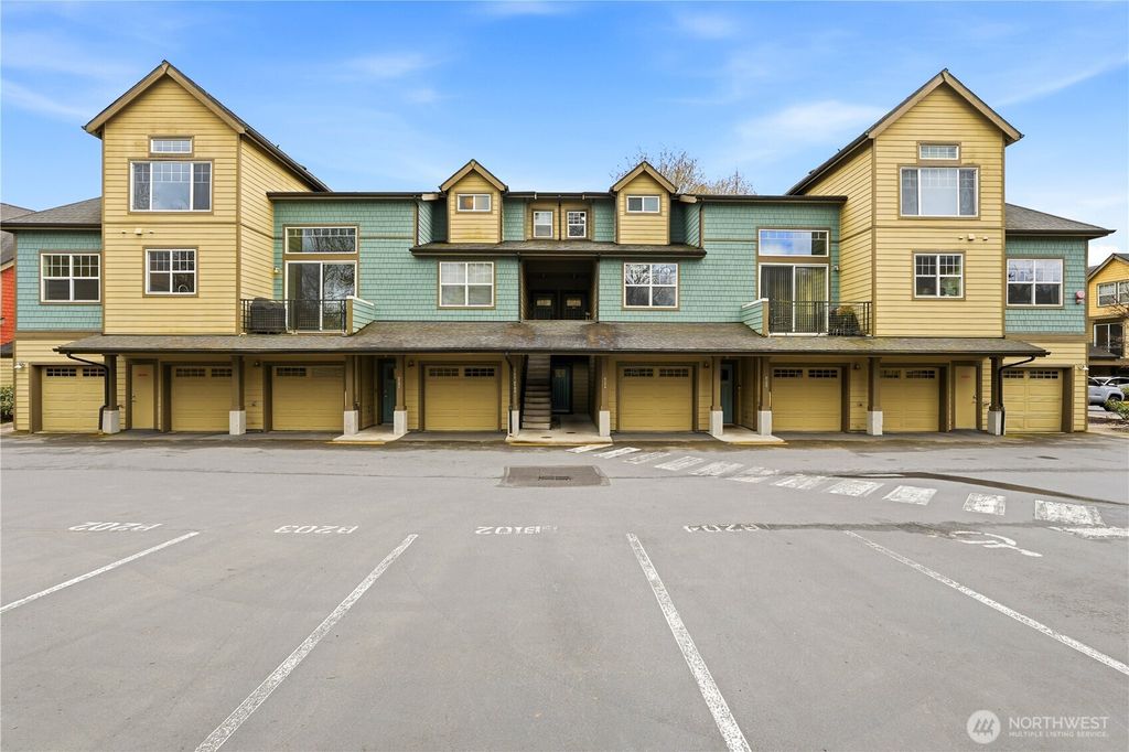 Photo of 19102 20th Drive SE #B102, Bothell, WA 98012 (MLS # 2498058)