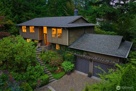 Photo of 21803 NE 17th Court, Sammamish, WA 98074 (MLS # 2583591)