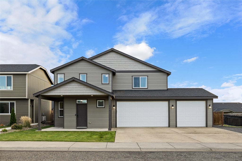 Photo of 212 E Country Side Avenue, Ellensburg, WA 98926 (MLS # 2595550)
