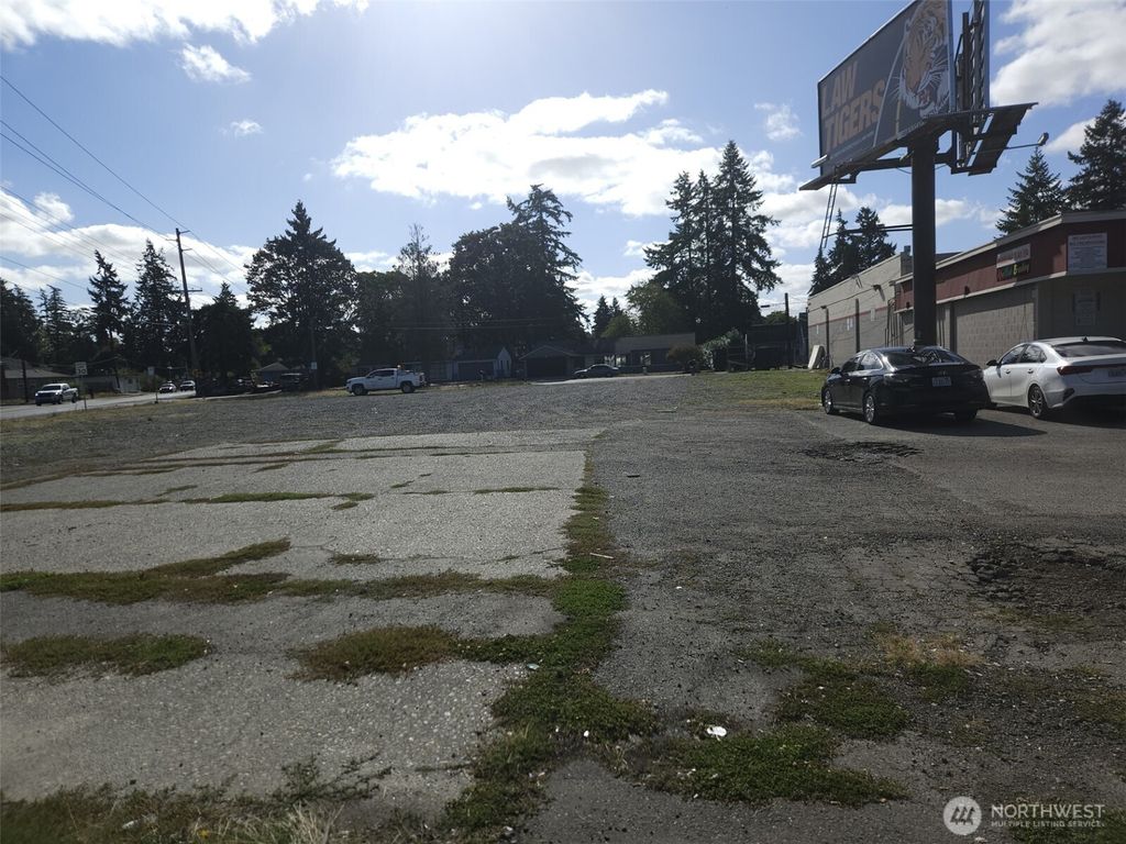 Photo of 424 112th St S St, Tacoma, WA 98444 (MLS # 2444005)