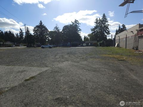 Photo of 424 112th St S St, Tacoma, WA 98444 (MLS # 2444005)