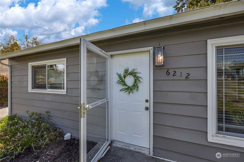 Photo of 6212 W Magnolia Avenue, Everett, WA 98203 (MLS # 2225382)