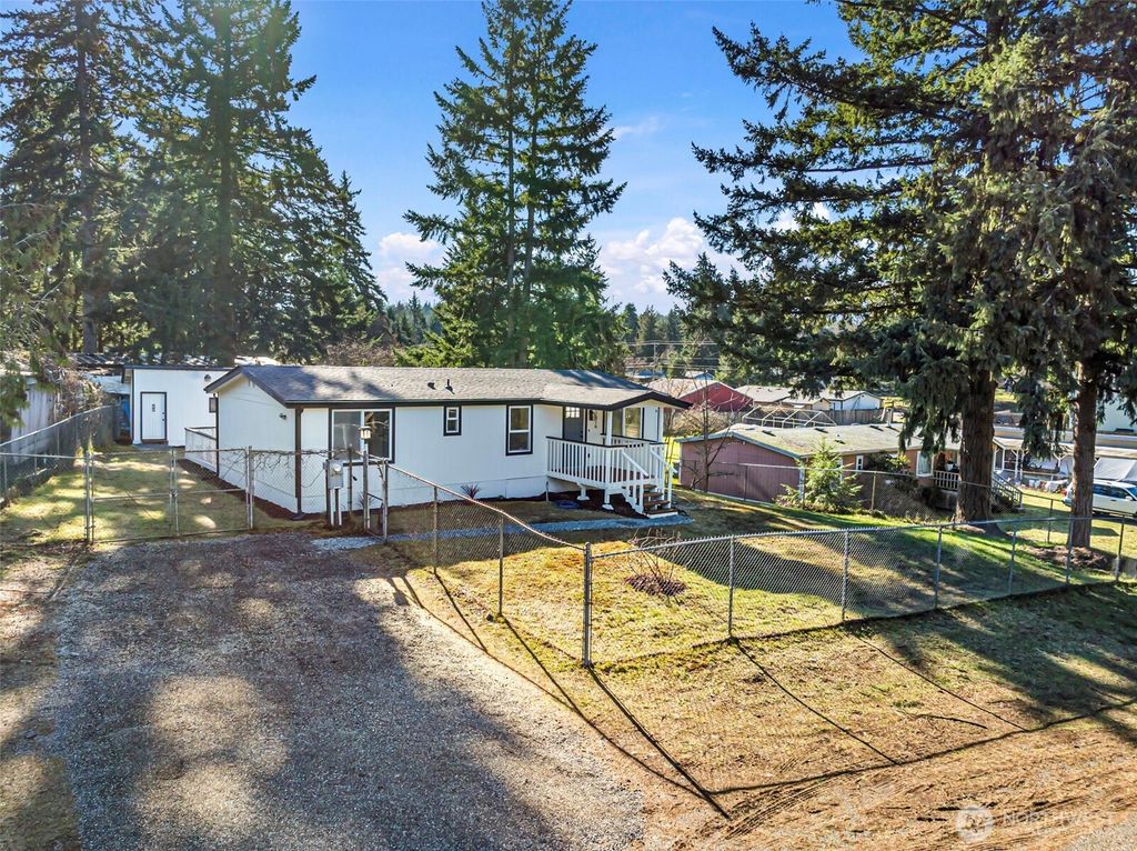 Photo of 12816 Ridge Cir E Cir, Bonney Lake, WA 98391 (MLS # 2480216)