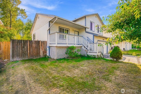 Photo of 3108 Rosewood Street, Mount Vernon, WA 98273 (MLS # 2582258)