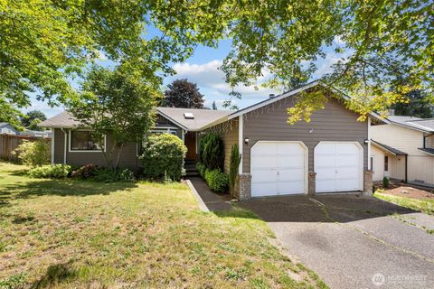 Photo of 7030 67th Place NE, Marysville, WA 98270 (MLS # 2547177)