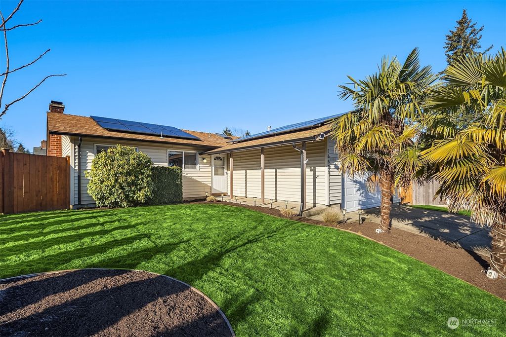 Photo of 16525 119th Avenue SE, Renton, WA 98058 (MLS # 2320901)
