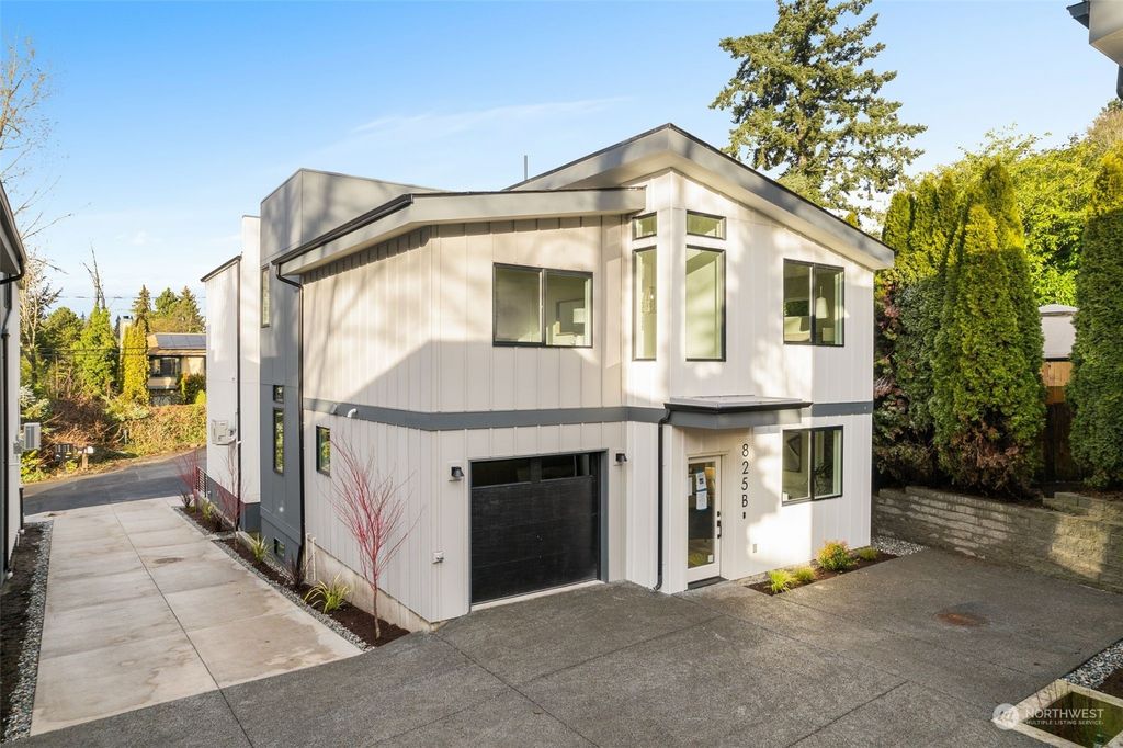 Photo of 825 NE 105 Street #B, Seattle, WA 98125 (MLS # 2191366)