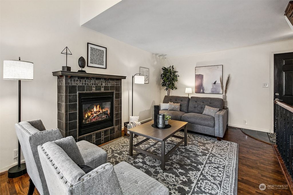 Photo of 4733 23rd Avenue SW, Seattle, WA 98106 (MLS # 2314276)