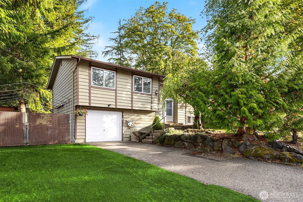 Photo of 12734 SE 191st Place, Renton, WA 98058 (MLS # 2440833)