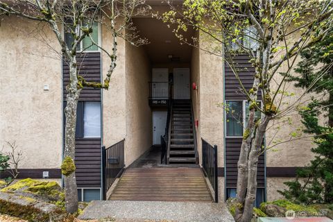 Photo of 12423 NE 145th Place #B145, Kirkland, WA 98034 (MLS # 2513573)