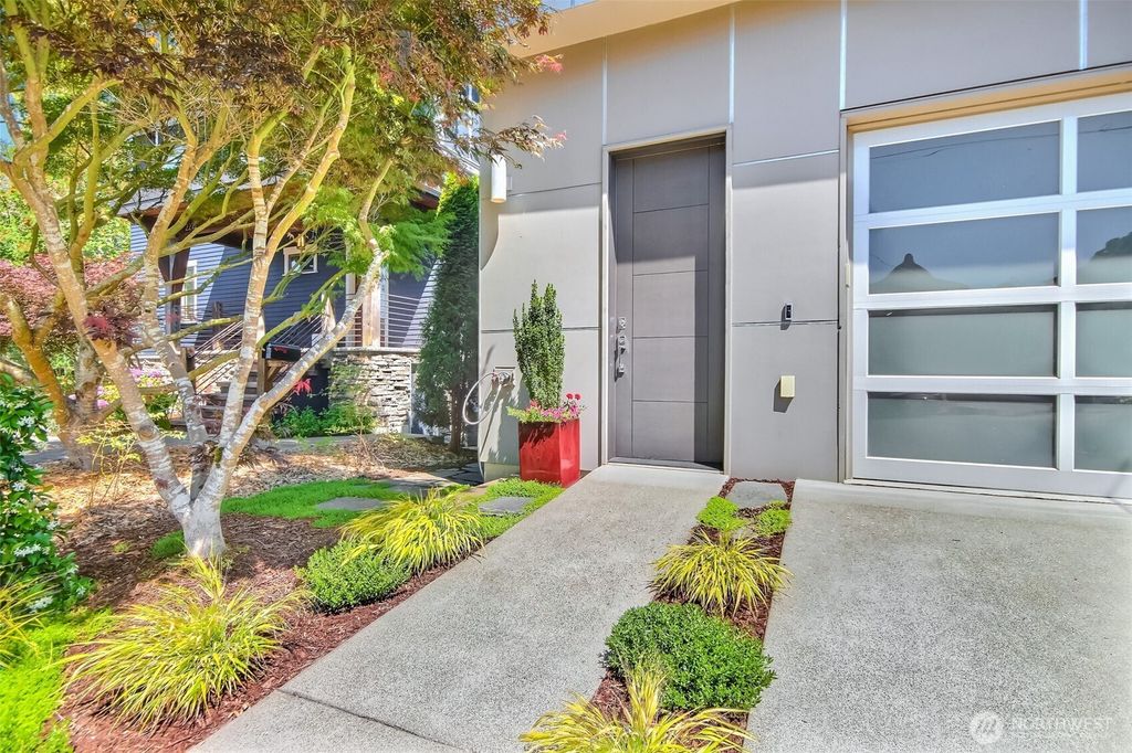 Photo of 2304 Walnut Avenue SW, Seattle, WA 98116 (MLS # 2415642)