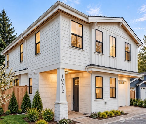 Photo of 10612 NE 54th Lane, Kirkland, WA 98033 (MLS # 2580885)