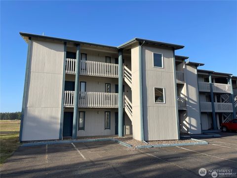 Photo of 210 26th Street NW #104, Long Beach, WA 98631 (MLS # 2439068)