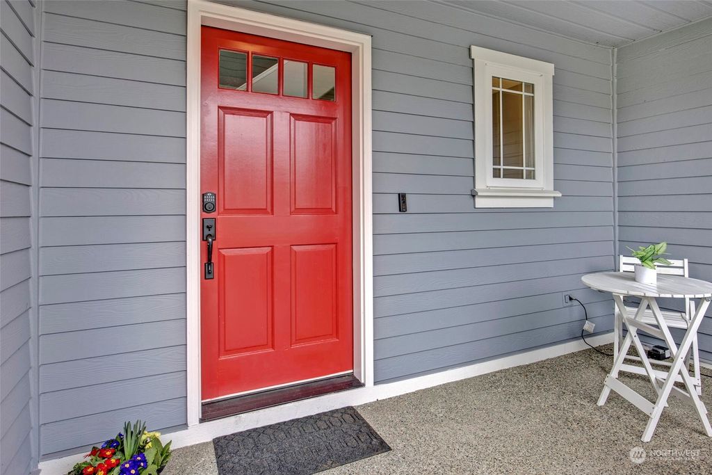 Photo of 1060 SE 11th Place, North Bend, WA 98045 (MLS # 2039164)