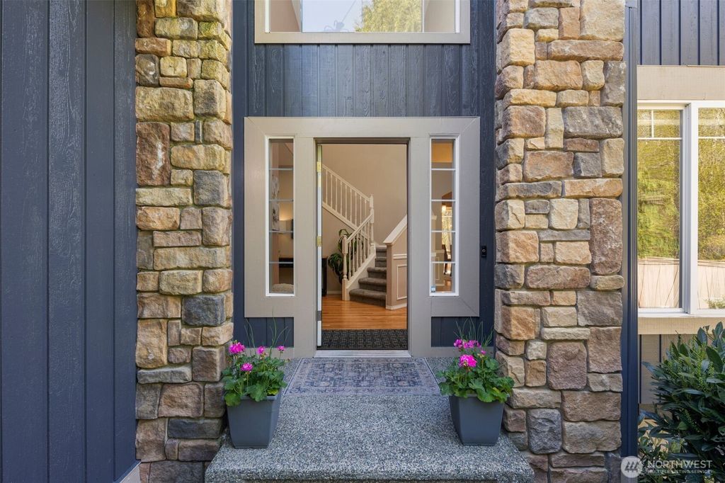 Photo of 14518 22nd Place W, Lynnwood, WA 98087 (MLS # 2358564)