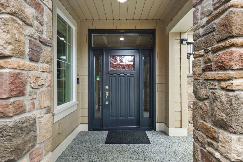 Photo of 21087 SE 7th Place, Sammamish, WA 98074 (MLS # 2226145)